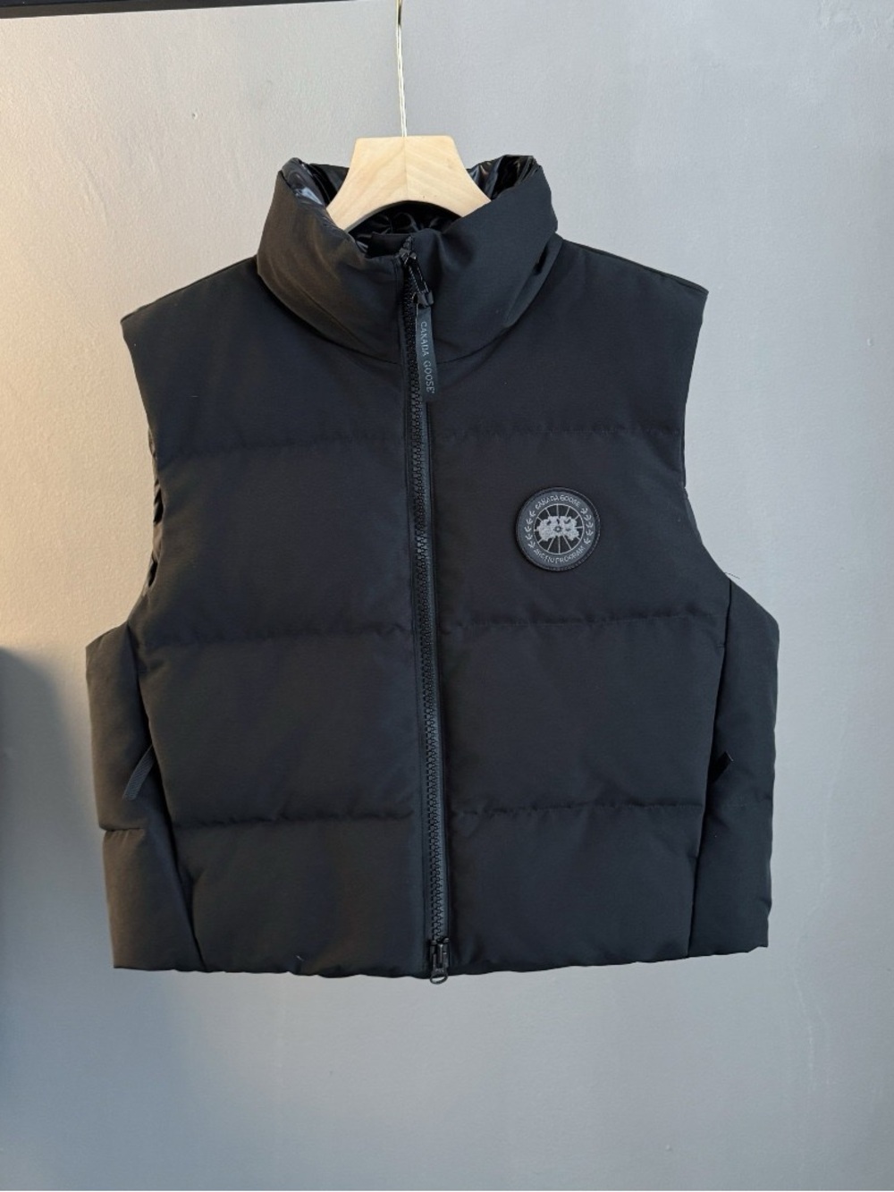 💕Canada Goose Black Quilted Puffer Vest with Logo Patch